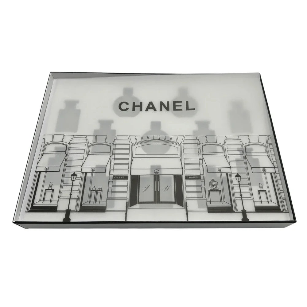 CHANEL please note